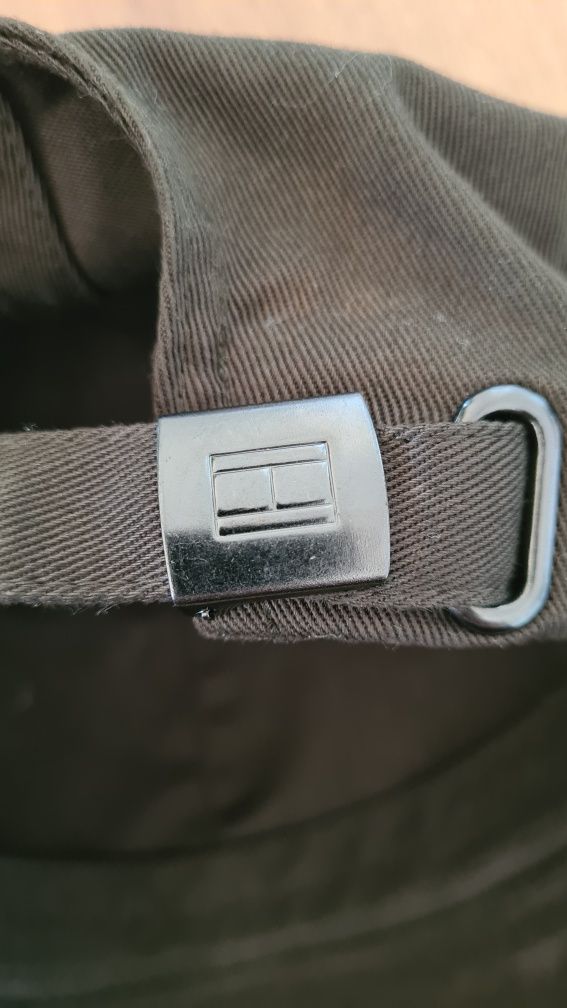 Czapka z daszkiem bejsbolówka Tommy Hilfiger. Butelkowa zieleń. M / L