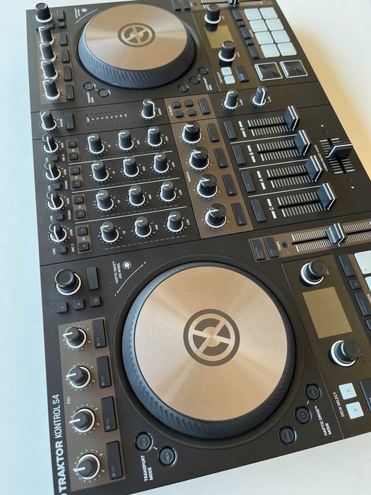Traktor S4 MK3 + Mala Gator