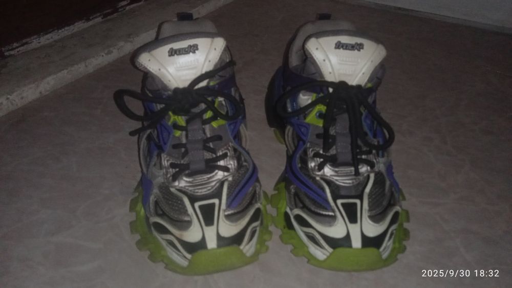 Красотки balenciaga