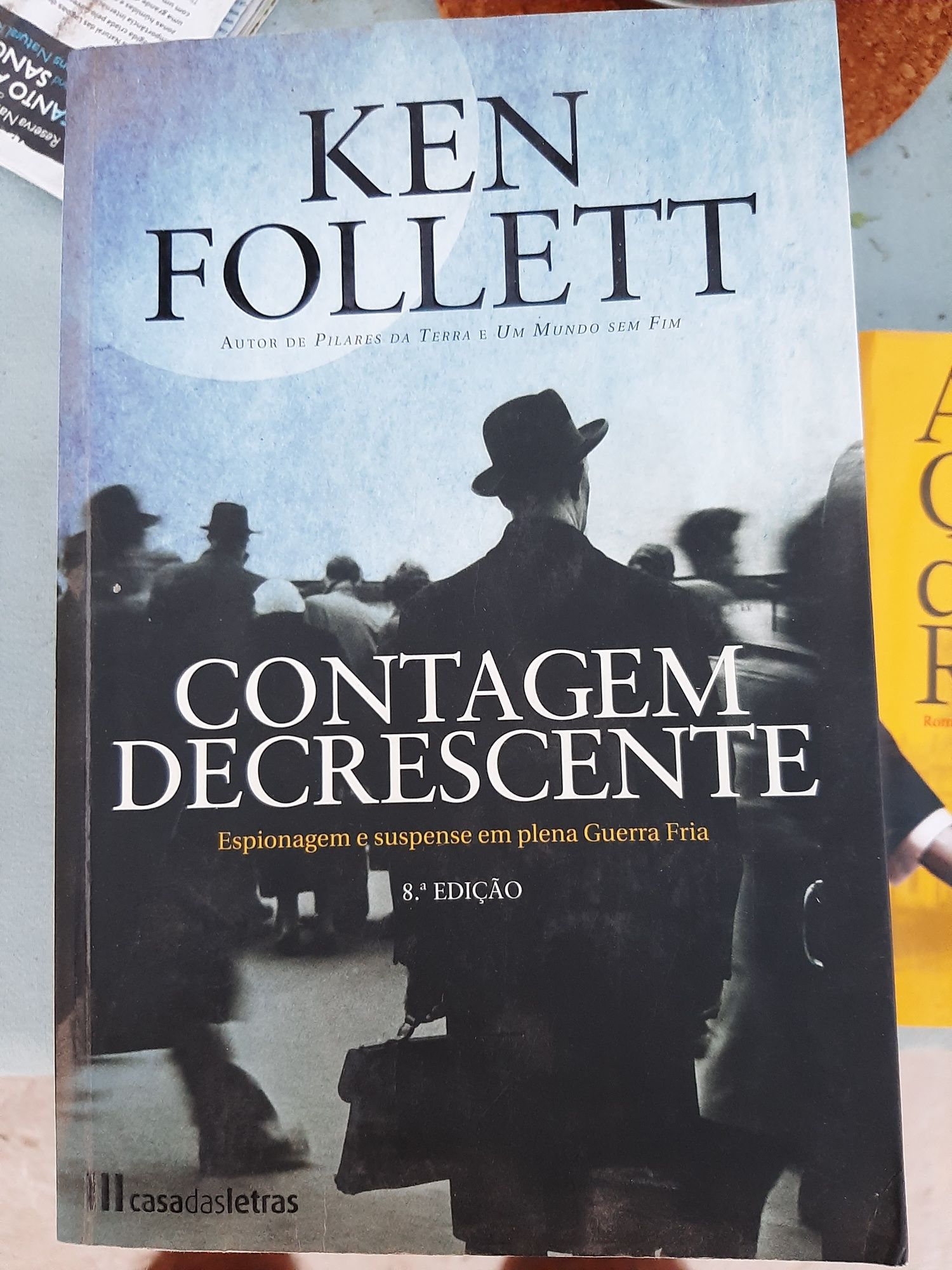 Vários livros a 2€ cada. Os 15 faço 20€ ler a descrição em baixo!