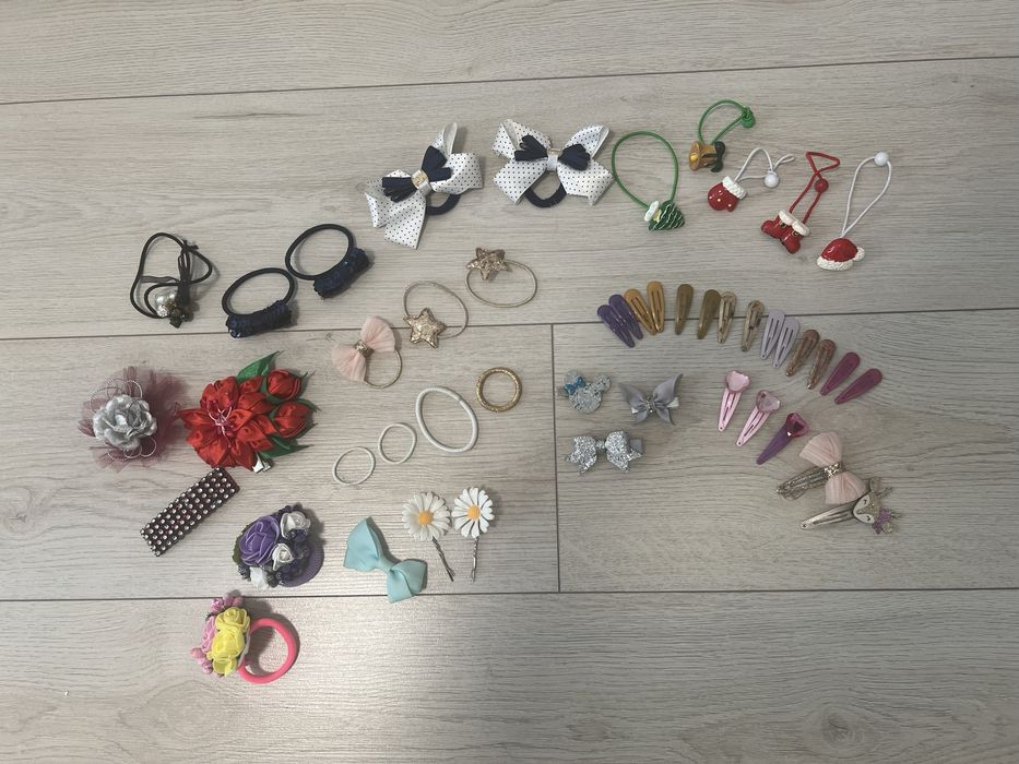 Заколки, резинки для волосся