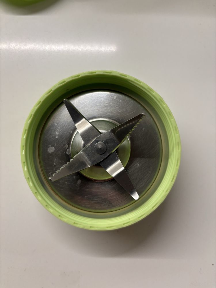 Blender kielichowy z kubkiem