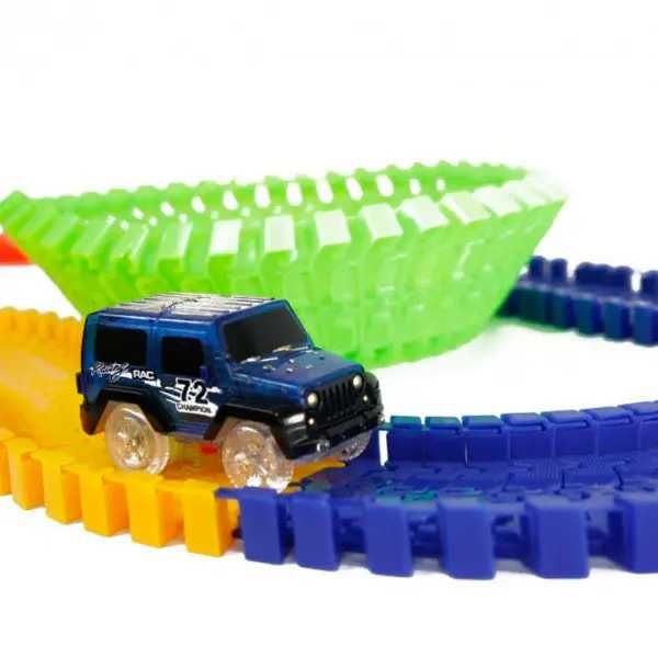 Гоночный трек-конструктор Magic Tracks 220 деталей с 1 машинкой