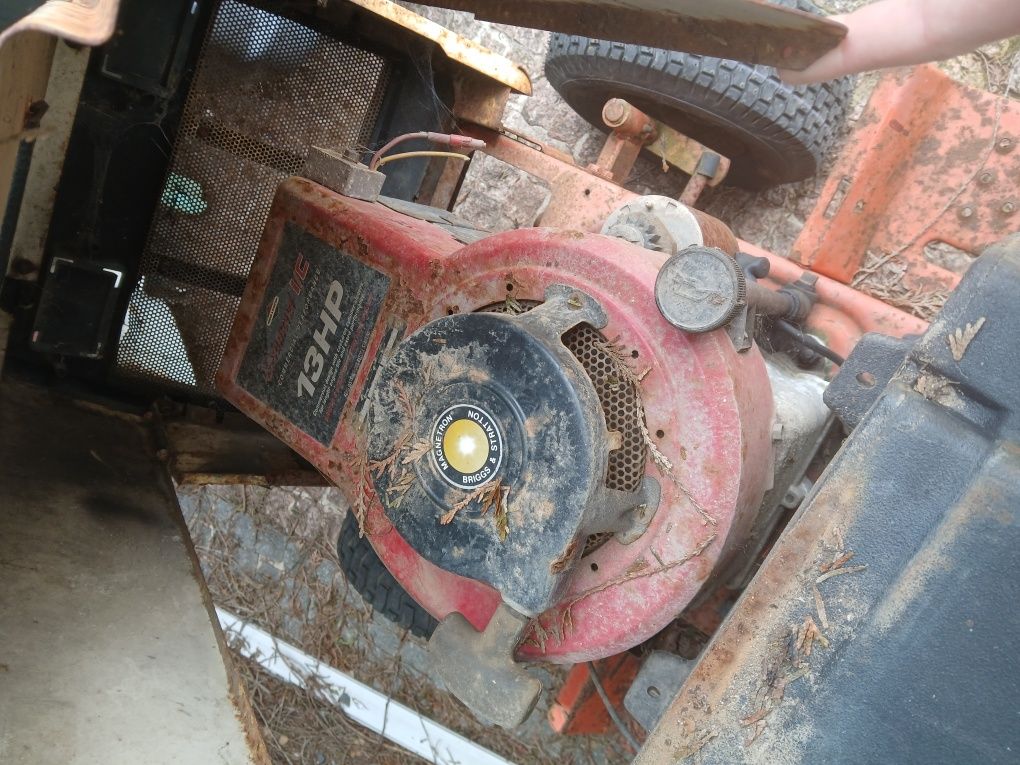 Vendo trator pequeno
