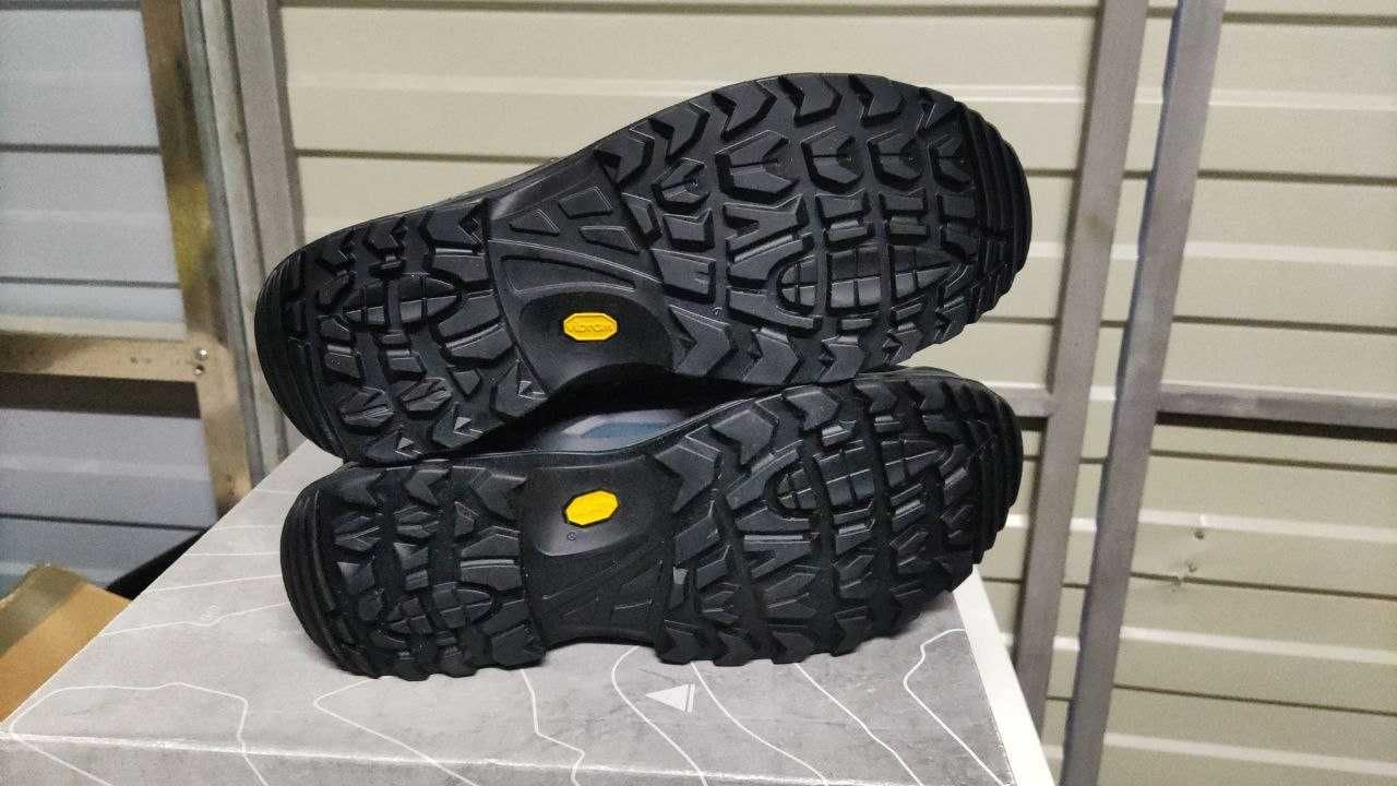 LOWA RENEGADE GTX MID р.42,5. Сині. Нові. Оригінал. Gore Tex