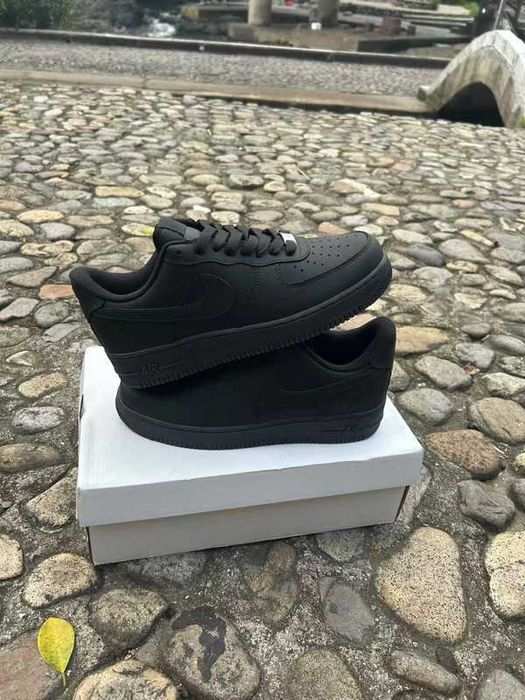 Buty Trampk Nike Air Force 1 Low '07 Black R.39
