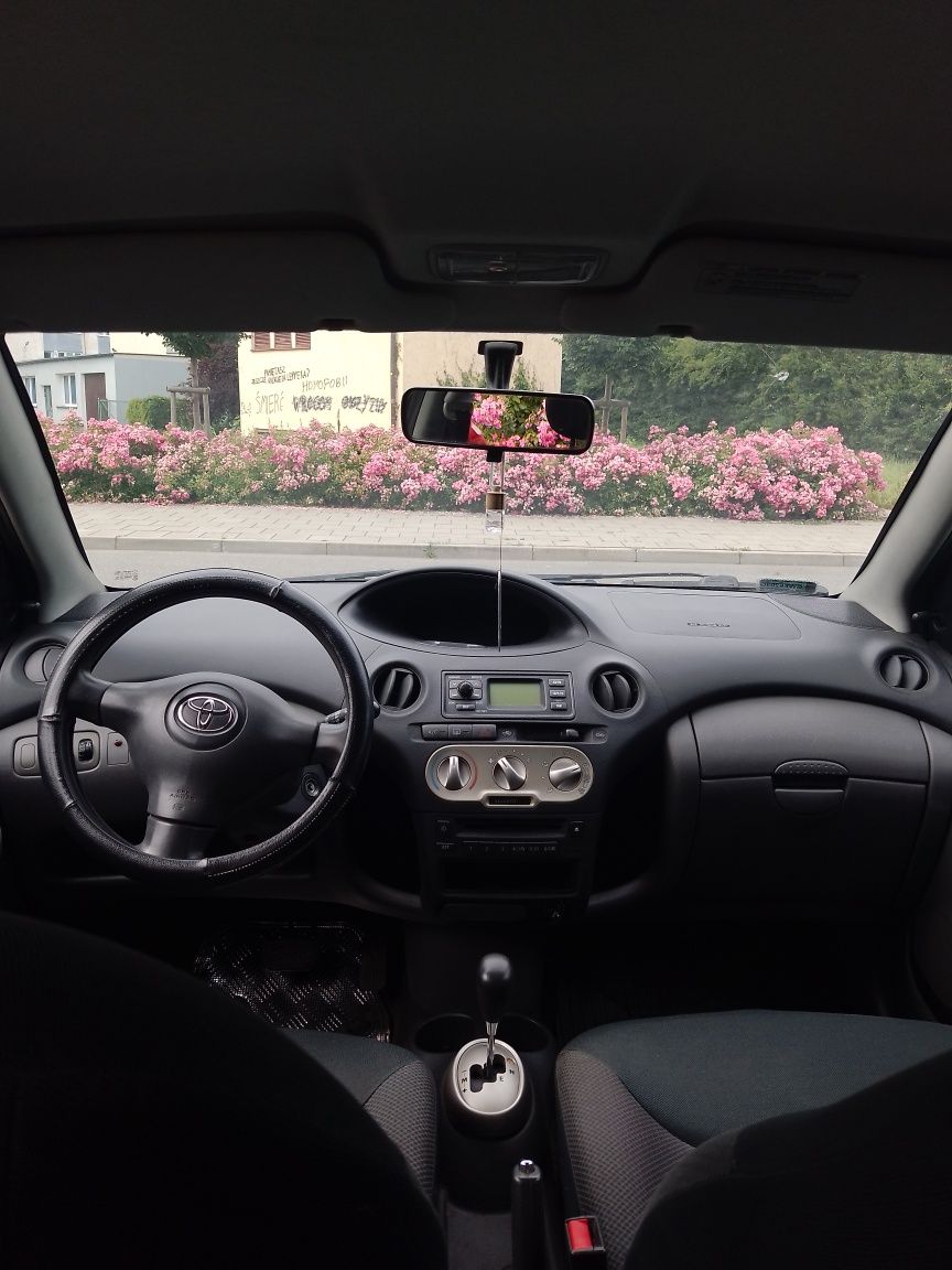 Toyota Yaris 1.0 benzyna 2004