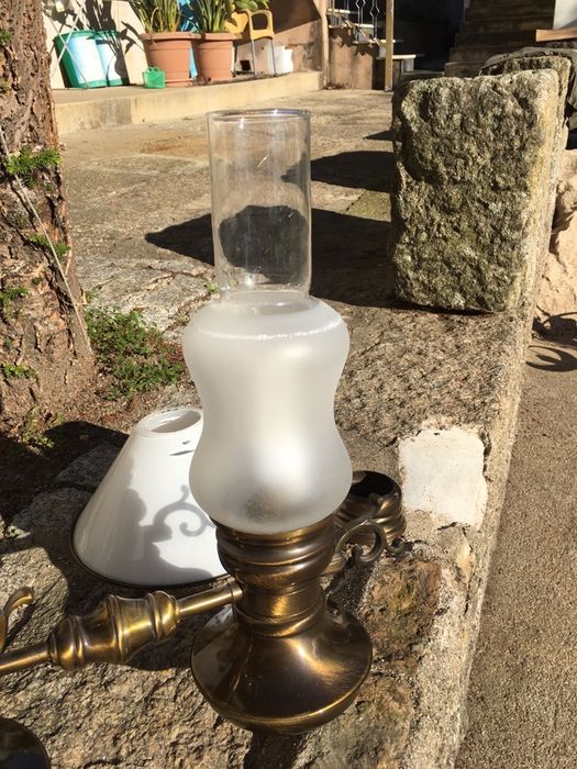 3 candeeiros branco vintage tipo candelabro antigo com suporte dourado