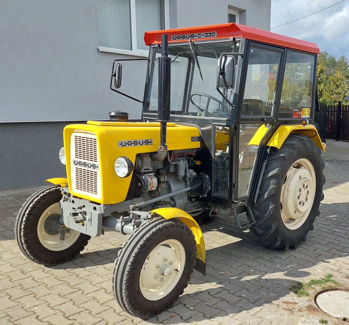 Ursus C330 z kabiną ciągnik traktor c-330