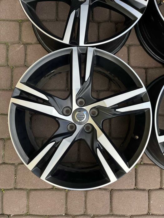 Oryginalne alufelgi Volvo 5x108 19 XC60 XC40 V90 V60 Bicolor R-Design
