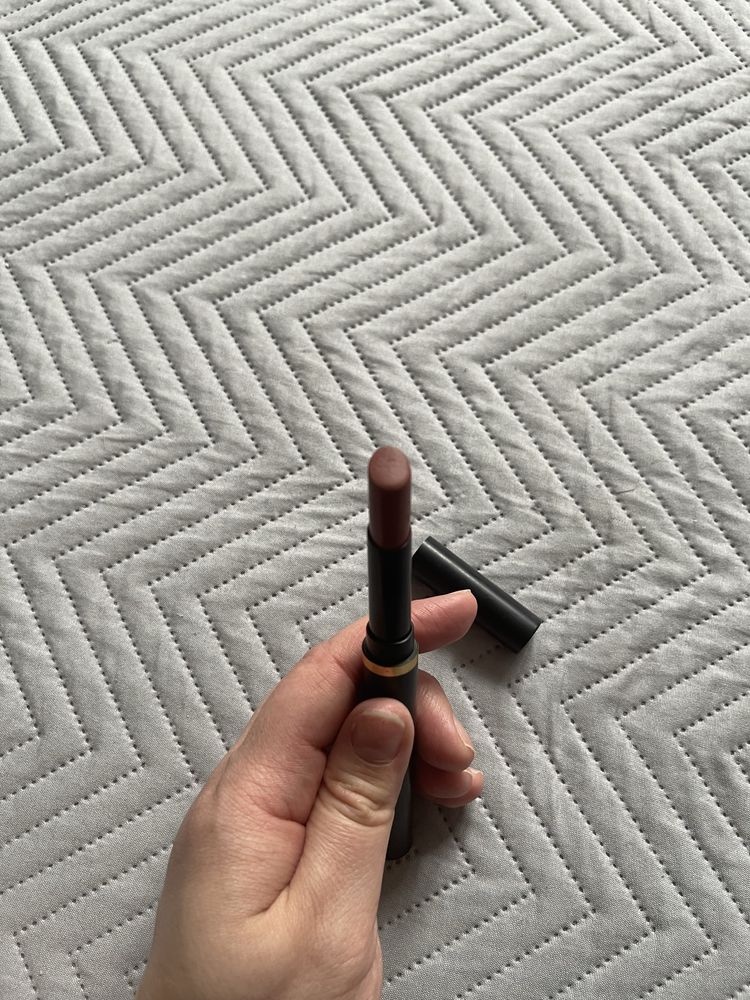 MAC matowa pomadka do ust 892 Over The Taupe Slim Stick