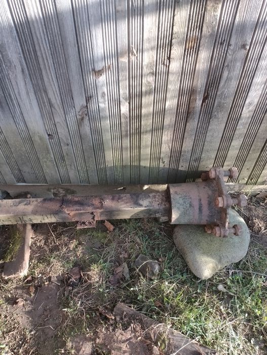 Продам вісь до прицепа .