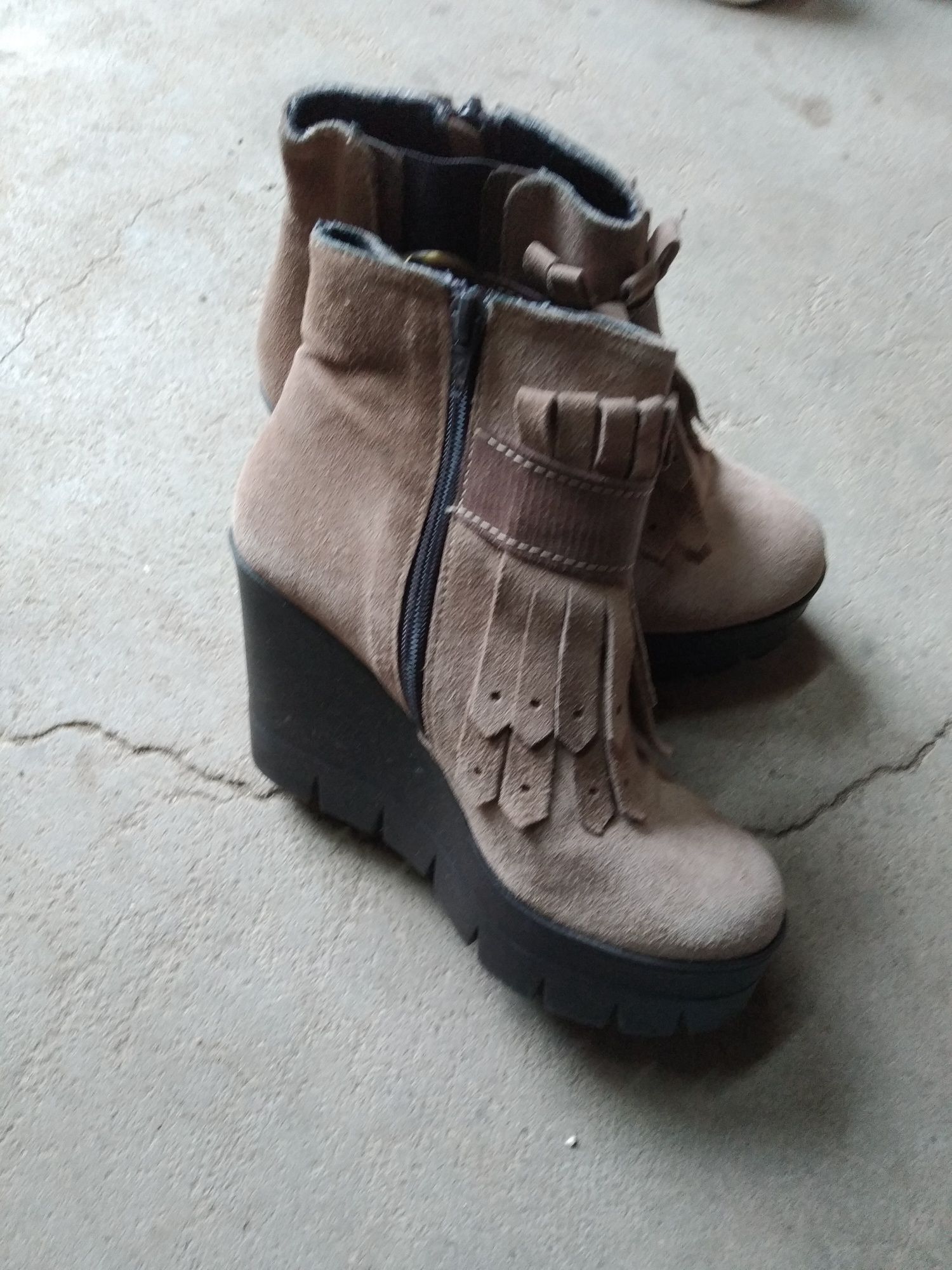 Botas Guess castanhas