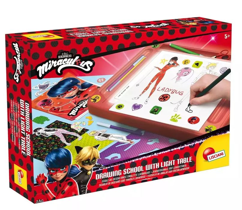 Szkoła rysowania Biedronka z podświetlaną tablicą