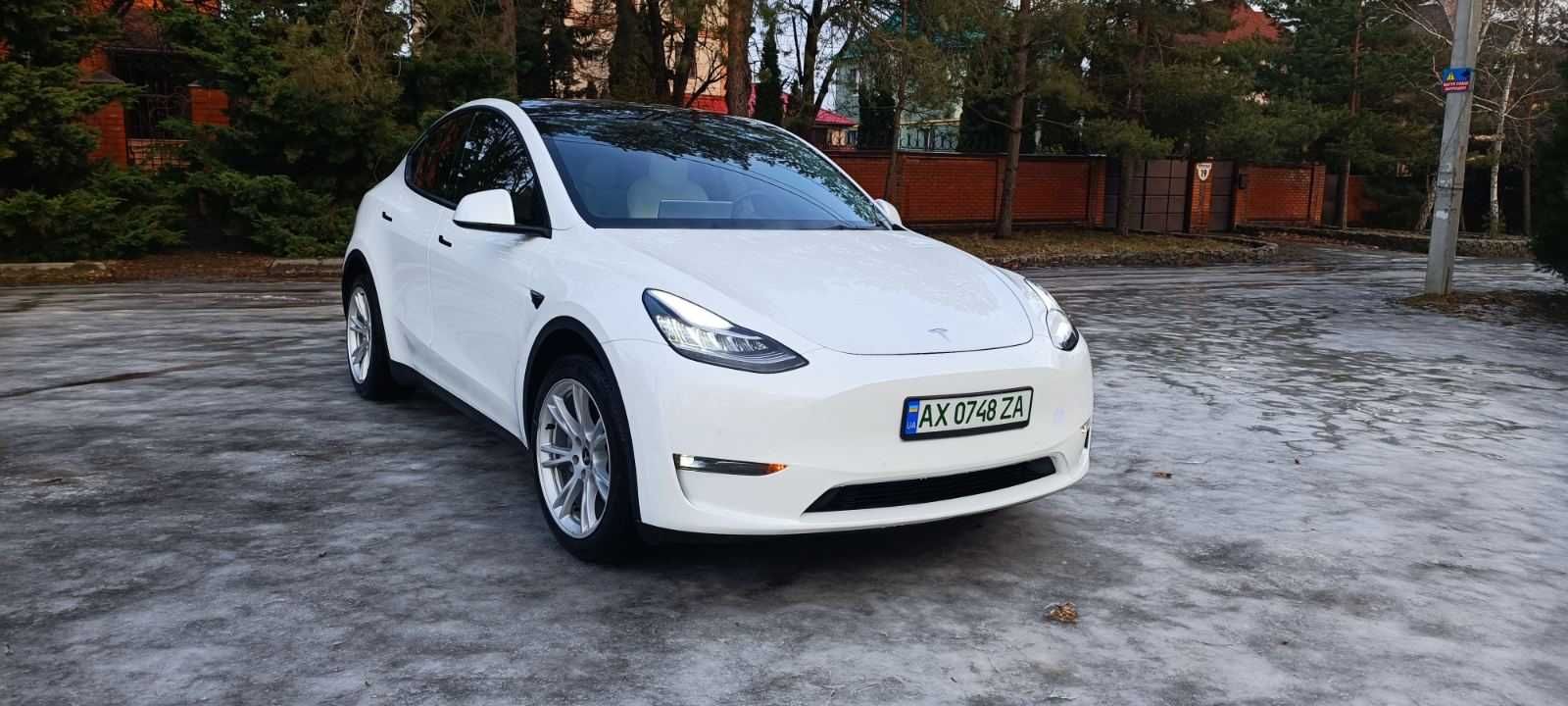 Продам Tesla Model Y 2021 Long Range dual motor 82 kWt