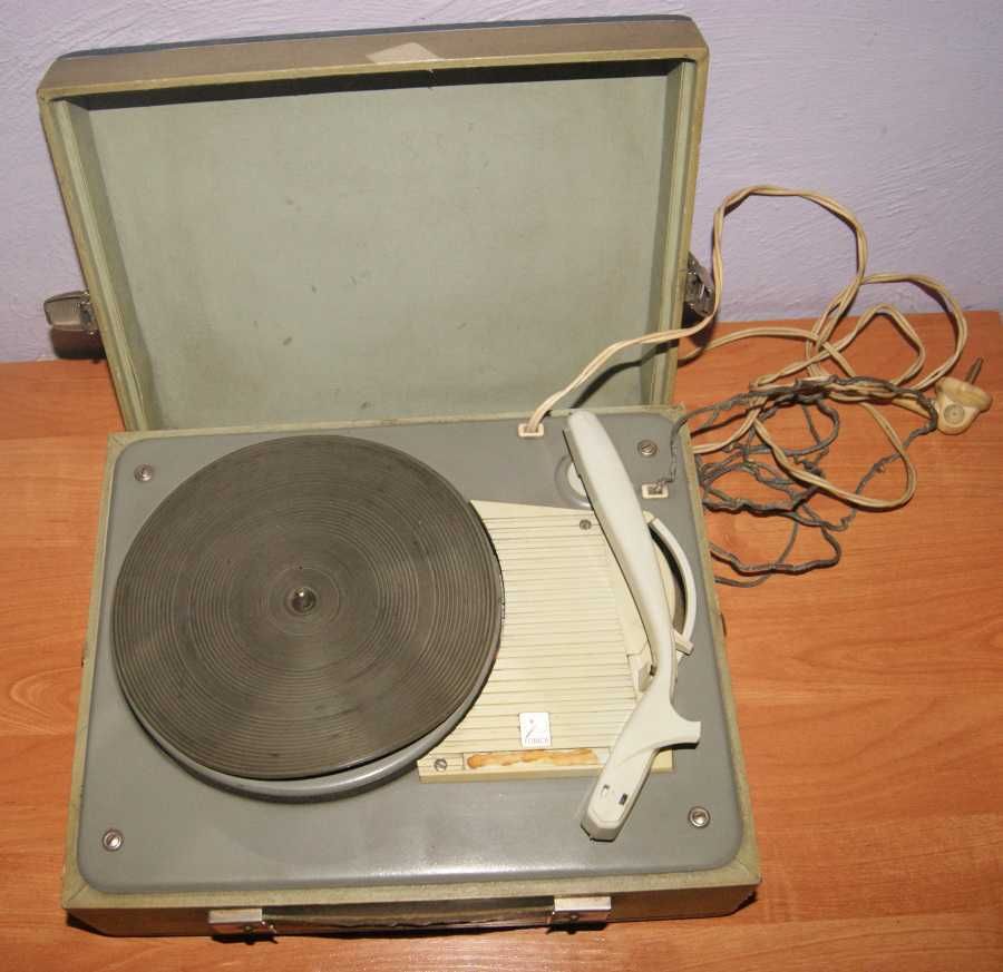 Stary gramofon FONICA PRL