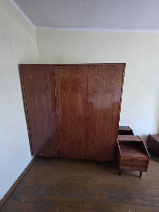 Meble vintage, szafa, łóżka, stoliki nocne i komoda