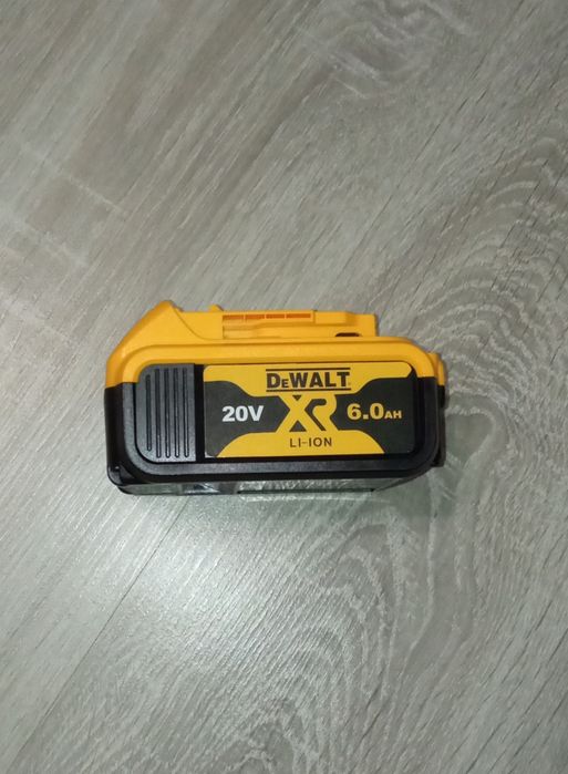 Акумулятор DeWalt 20V 6.0Ah (DCB206)