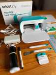 Cricut Joy Urządzenie do wycinania, plotter tnący, pakiet startowy