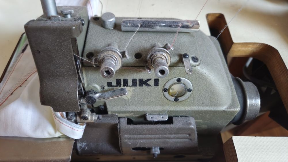 Owerlok Juki 5 nitkowy