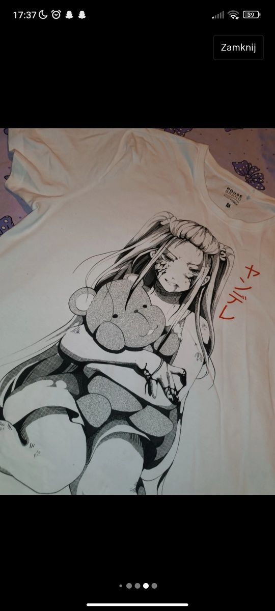 Biała koszulka z nadrukiem anime