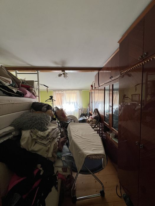 Півособняк із земельною ділянкою поруч центру міста