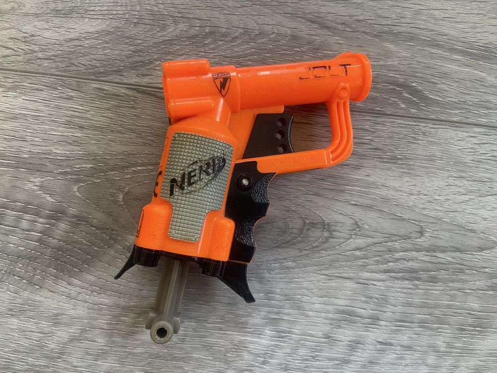 Пістолети Nerf бу