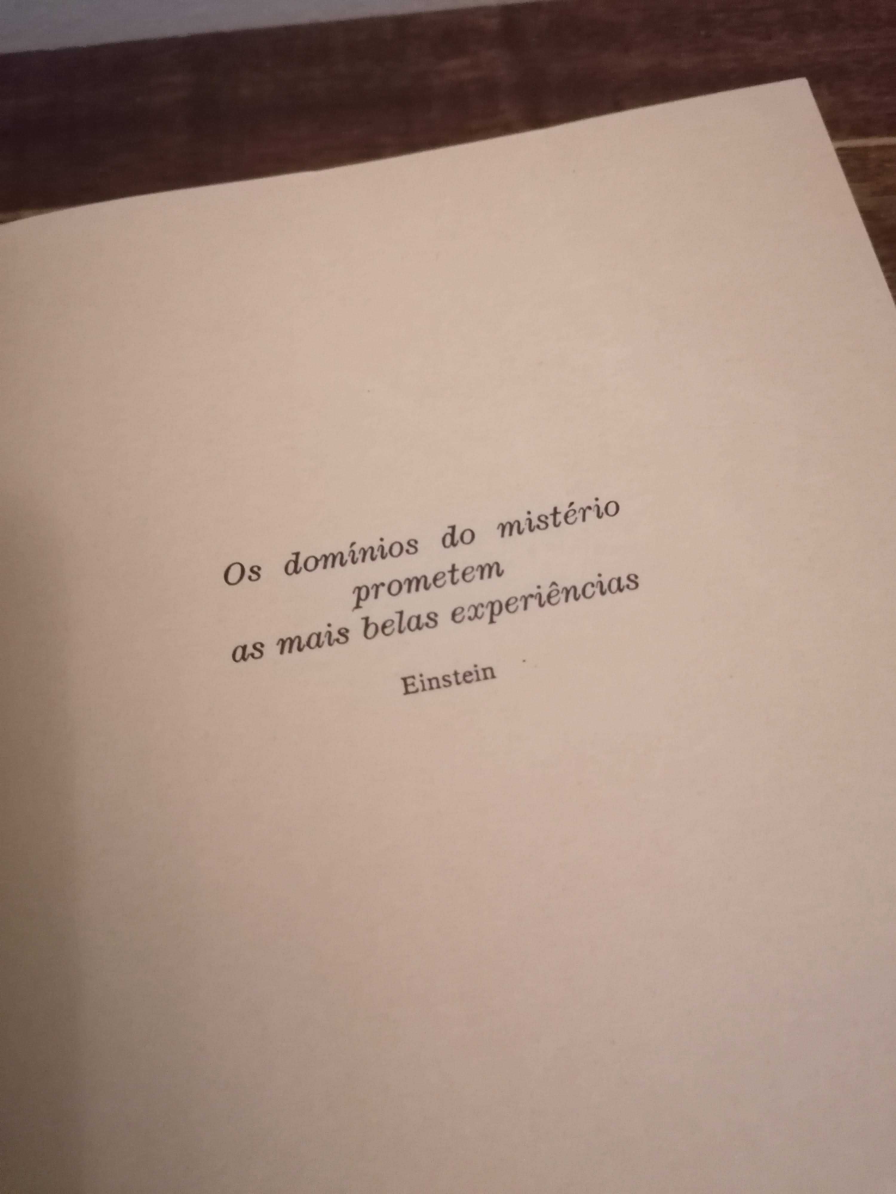 Livro “O Livro dos Mundos Esquecidos” de Robert Charroux