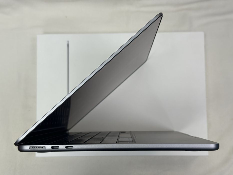 MacBook Air M2 13’ 2022р. 16/256Gb, Space Grey