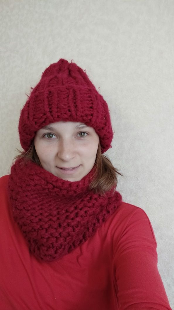 Комплект зимний ручная работа. Шапка, снуд.