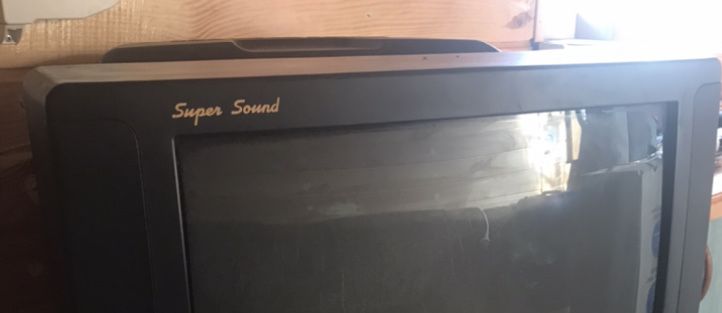 Телевізор Samsung Діагональ 54 см аудіосистема Super Sound.