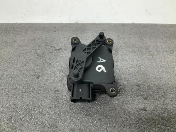 Motor da comporta da sofagem AUDI A6 (4B2, C5)