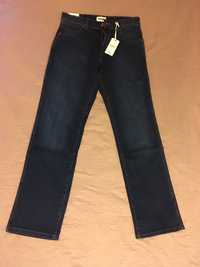 Spodnie jeansowe męskie Wrangler- TEXAS. Rozmiar 33/32.Stan nowe.