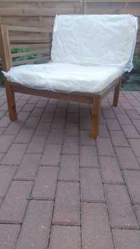 Moduł sofy narożnej z kremową poduszką, drewno akacjowe