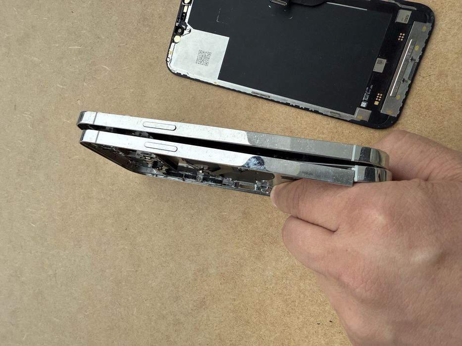 Корпуса на Iphone 12 Pro Max під відновлення 2 шт