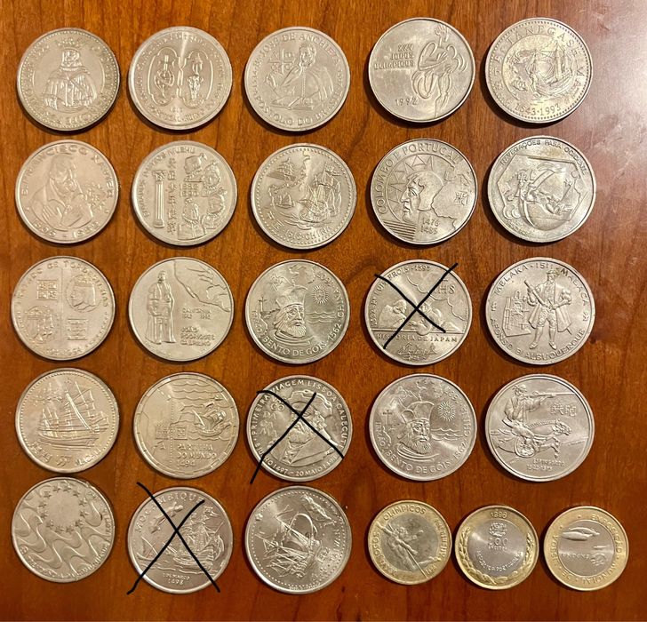Lote de 23 moedas comemorativas de 200 escudos