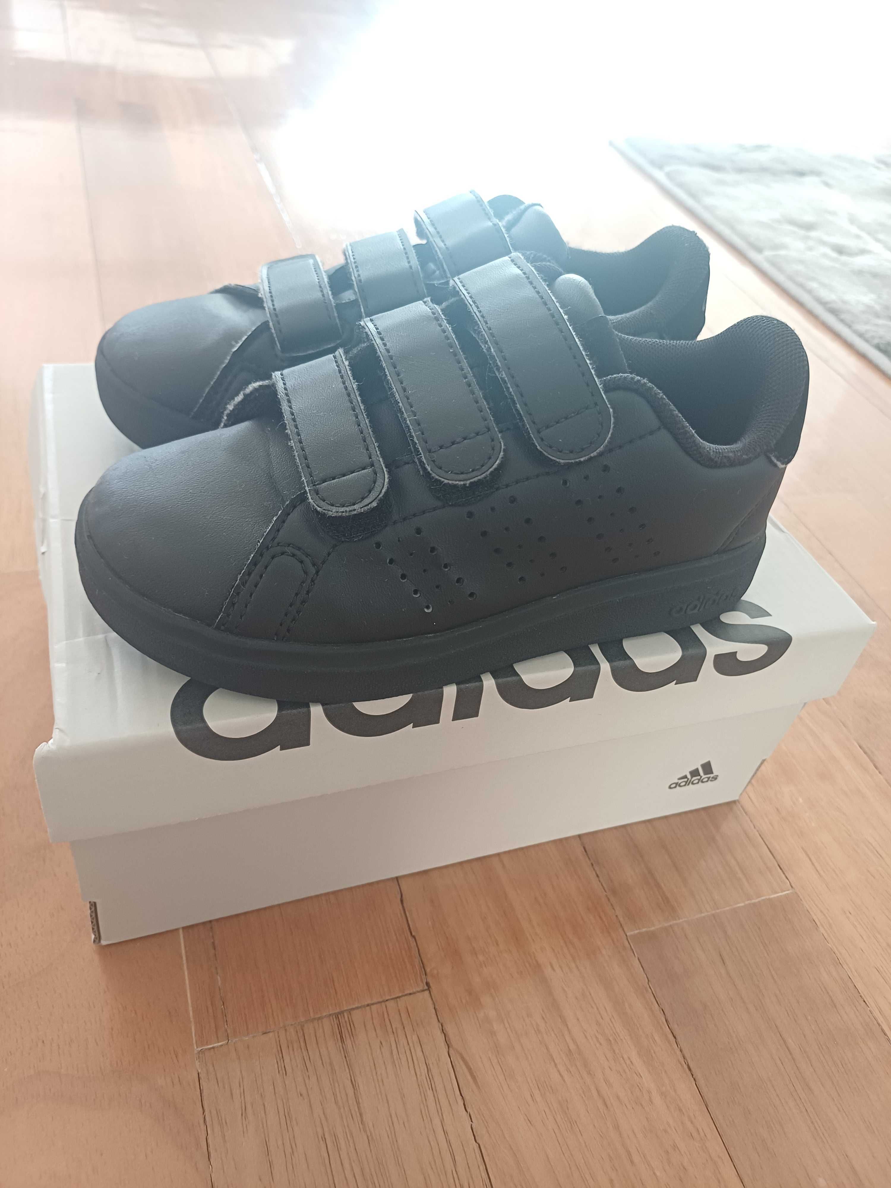 Sapatilhas Adidas n°28