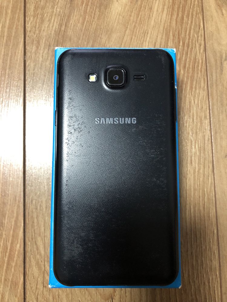 Samsung galaxy j7 neo