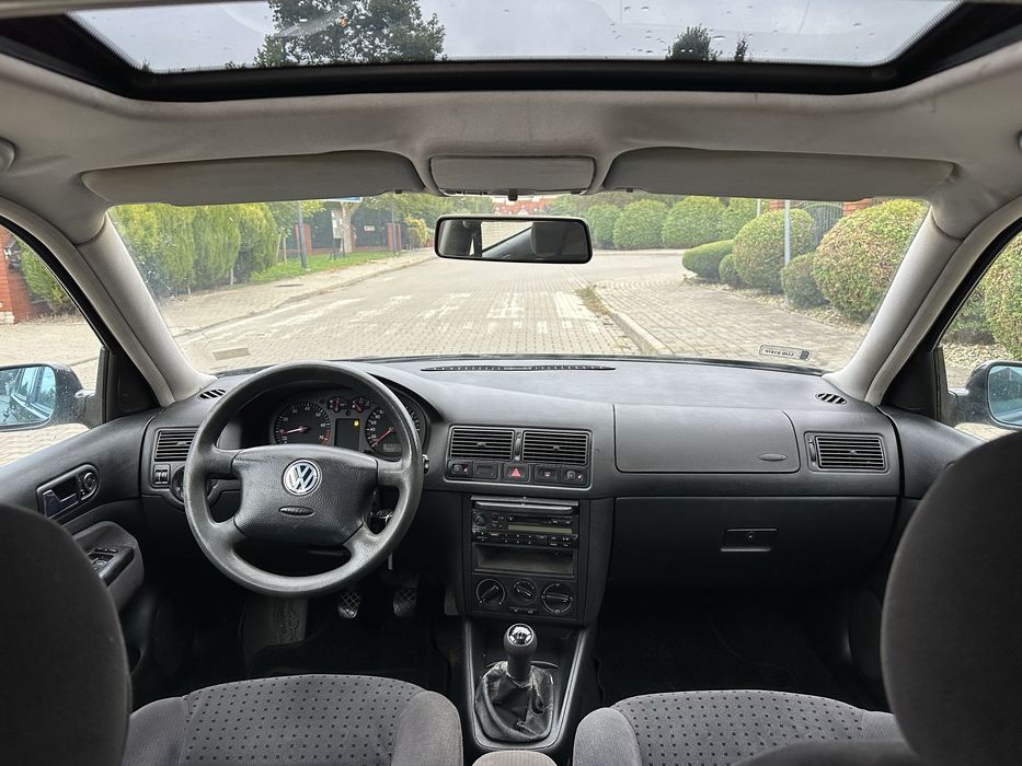 Volskwagen Golf IV 1.6 SR Dobre wyposażenie Zimówki