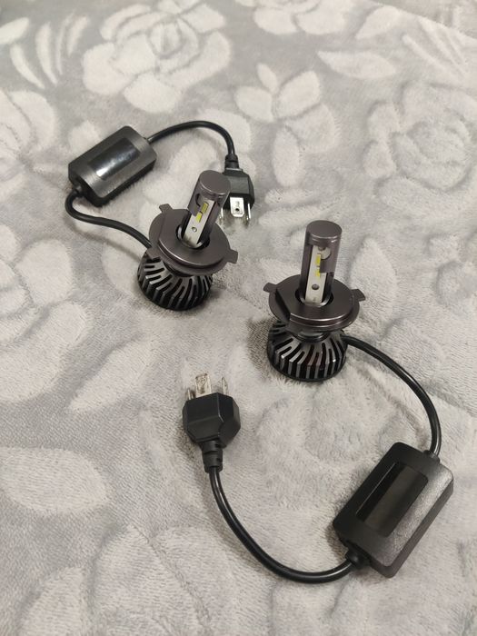 Luzes LED H4 (igual a novo)