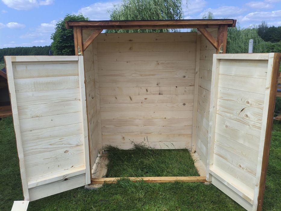 Wiata smietnikowa, schowek drewniany