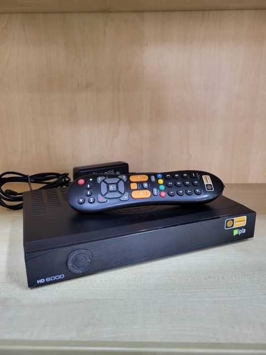 Dekoder cyfrowy polsat hd6000 ipla z zasilacz dekodera pilot