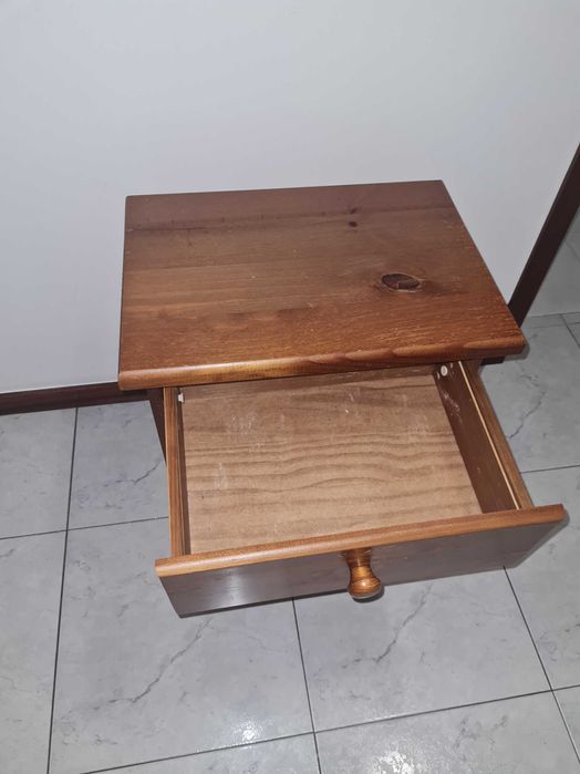 Mesinha de cabeceira