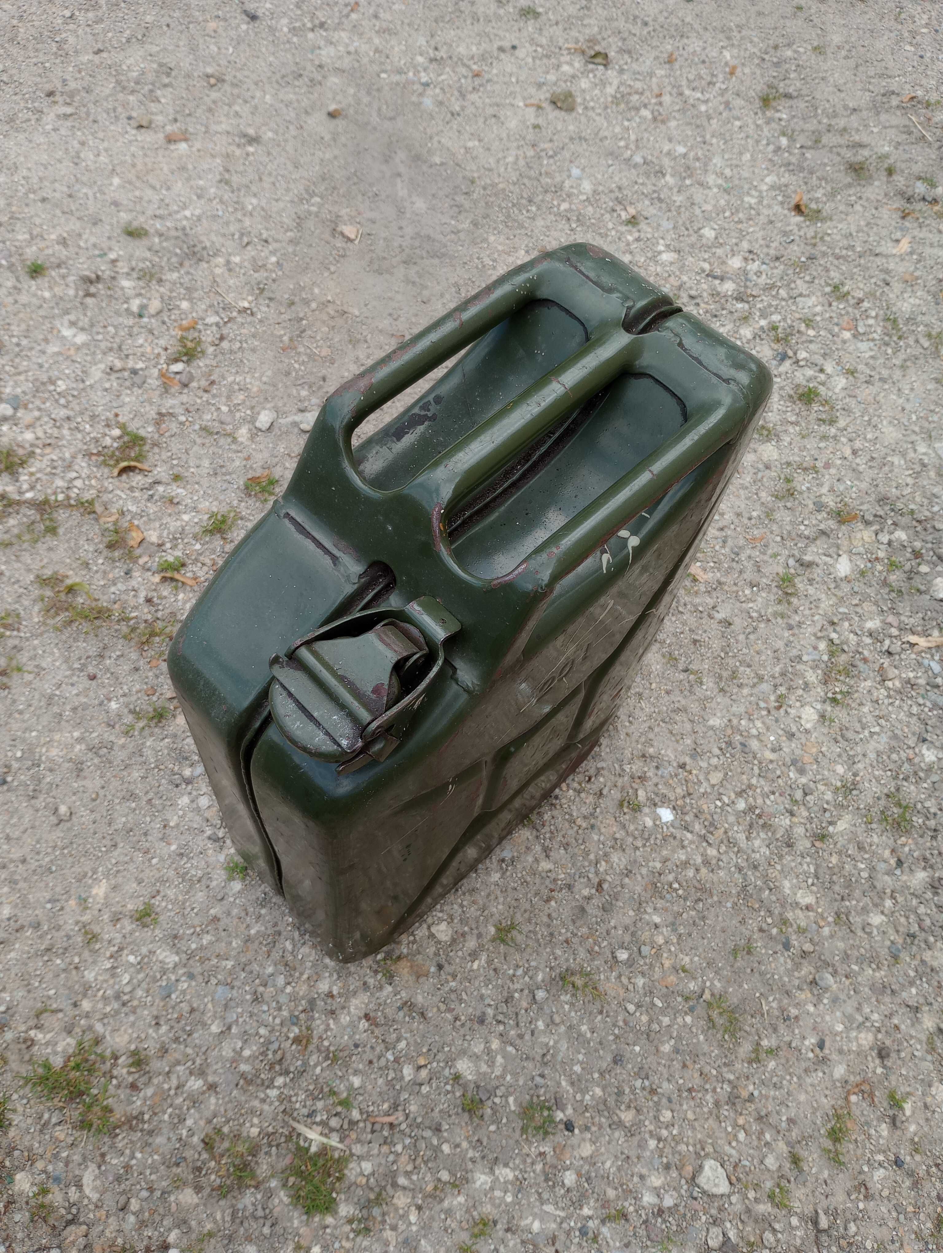 Metalowe Kanistry na benzynę 10l i 20l