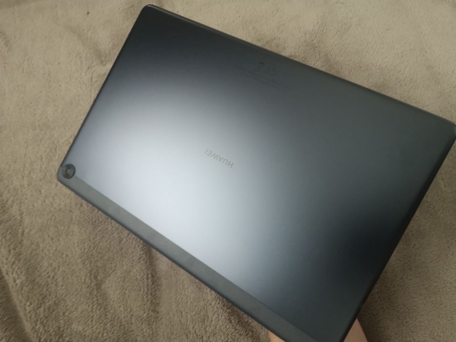 Планшет Huawei mediapad T10 2/32 в чудовому стані