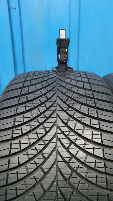 255/35 R19 Sprzedam opony całoroczne Goodyear ! Rok 2023