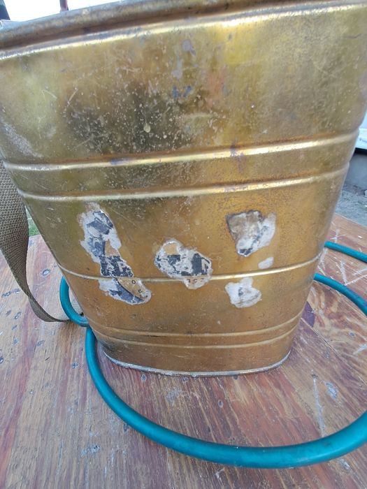 Stary opryskiwacz puzon prl