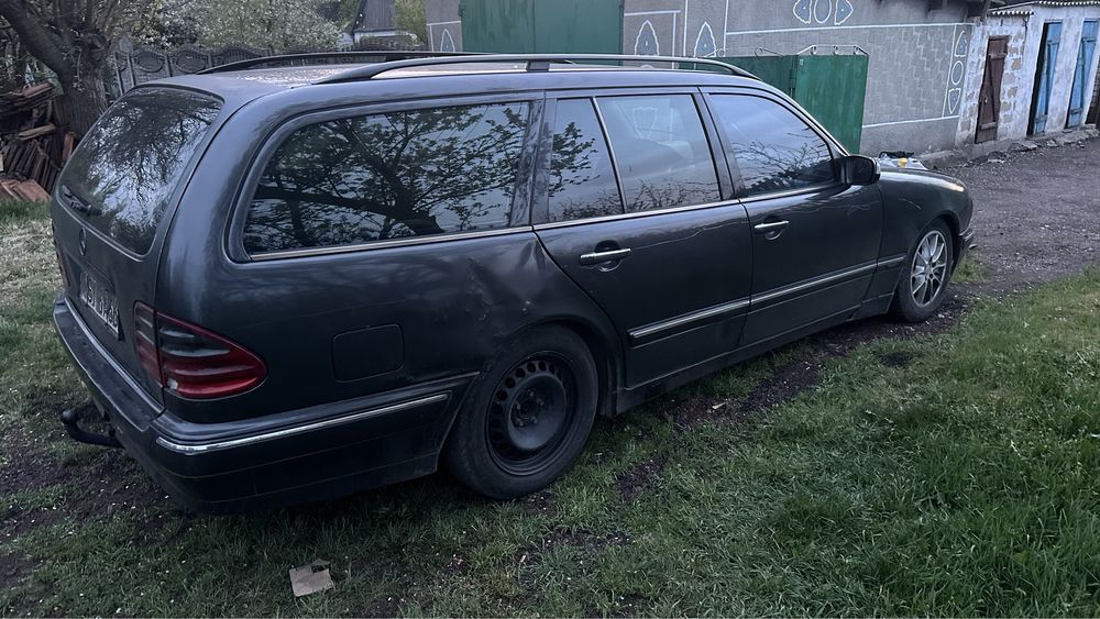 Mercedes-benz W210