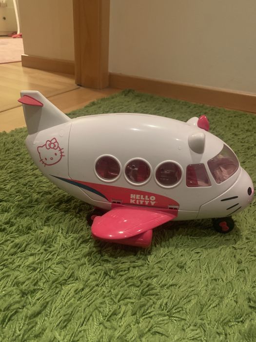 Avião da Hello Kitty para pinipons