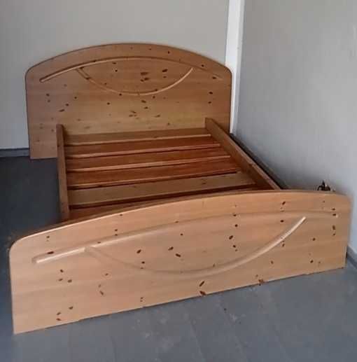 łóżko duże drewniane